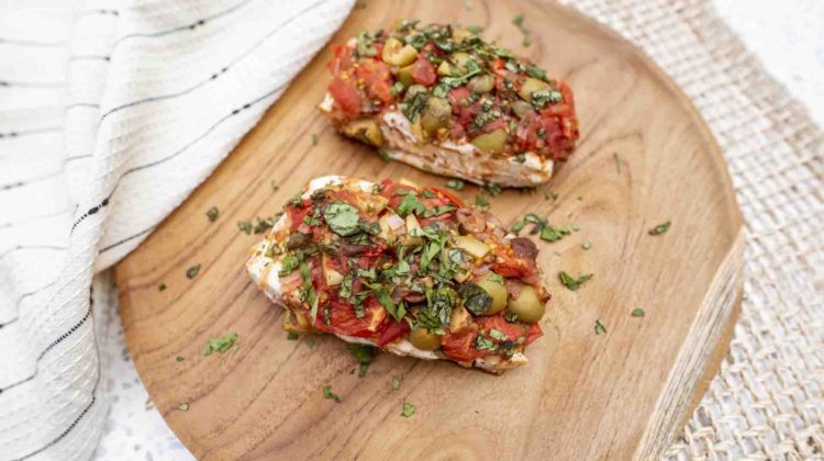 Halibut Puttanesca en Papillote