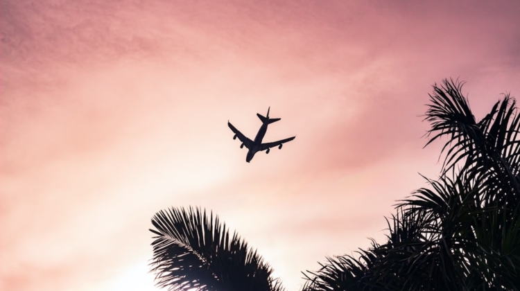 Why You Shouldn’t Eat on Airplanes