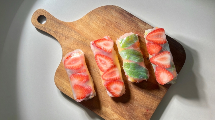 Gluten-Free Fruit Summer Rolls with Lemon Vanilla Yogurt Dip by @z.e.n.e.r.g.y